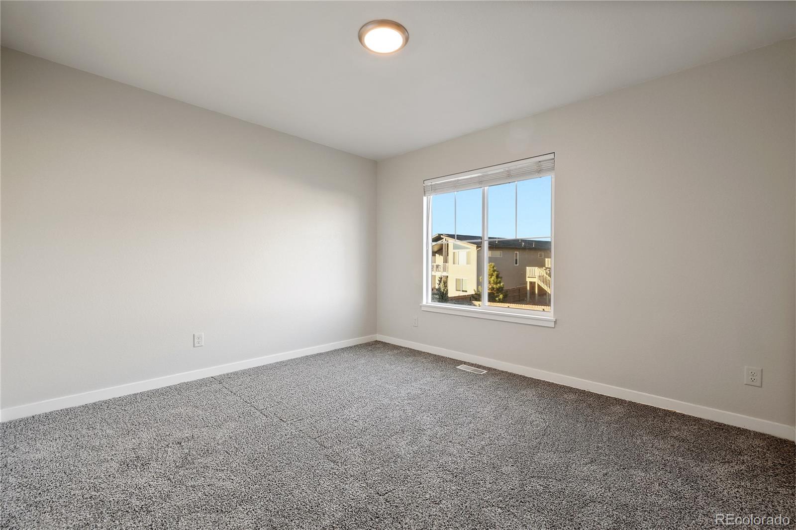 4554 Hanging Lake Circle