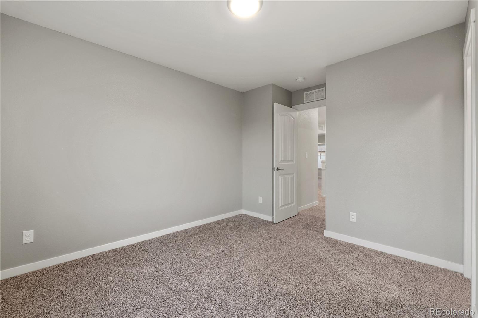 4554 Hanging Lake Circle