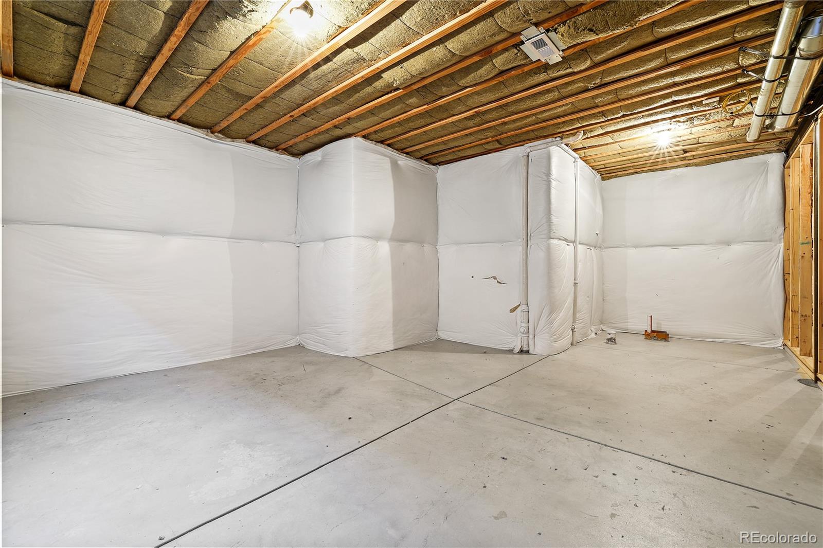 4554 Hanging Lake Circle