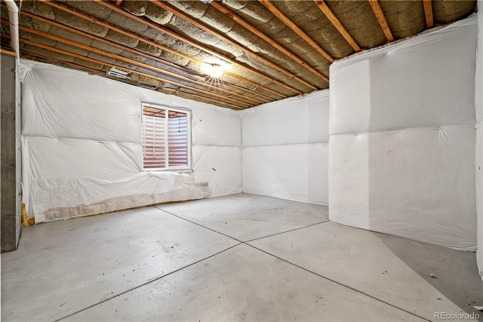 4554 Hanging Lake Circle