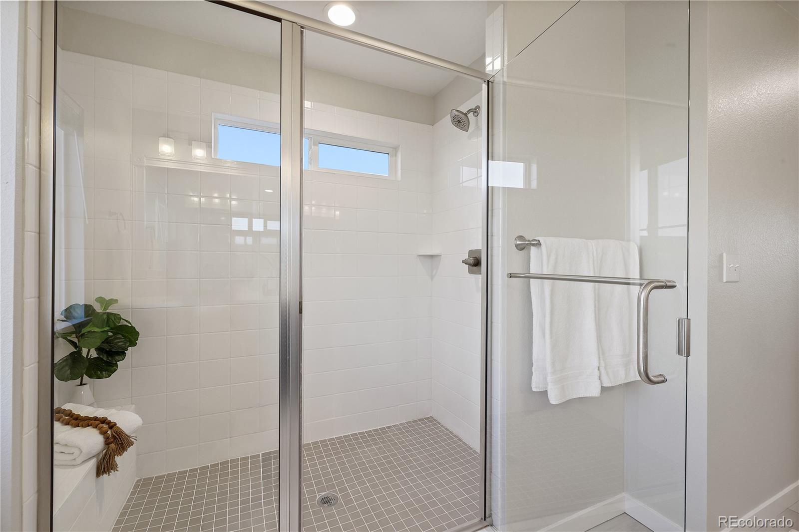 4554 Hanging Lake Circle