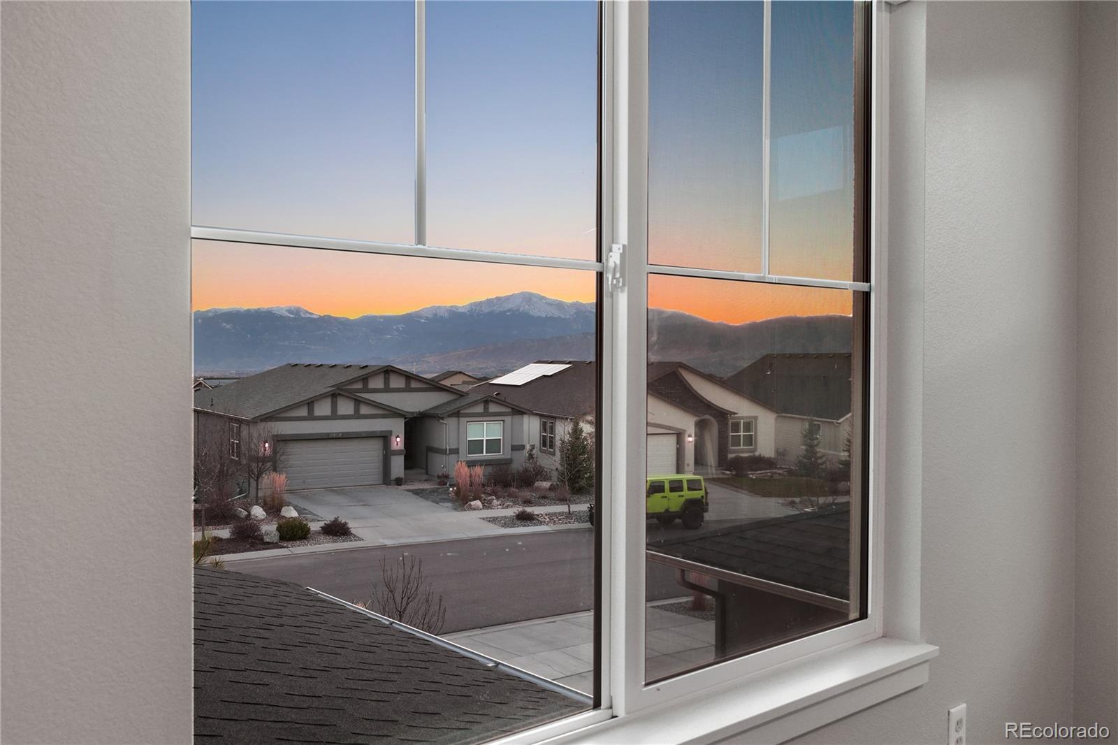 4554 Hanging Lake Circle