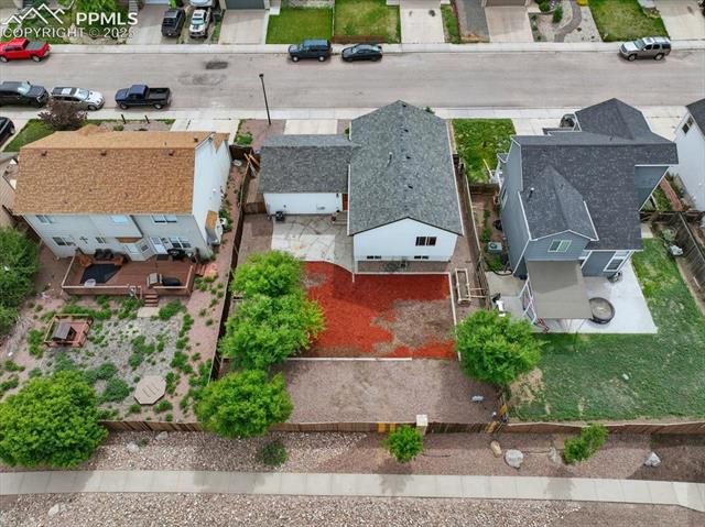 2032 Woodsong Way