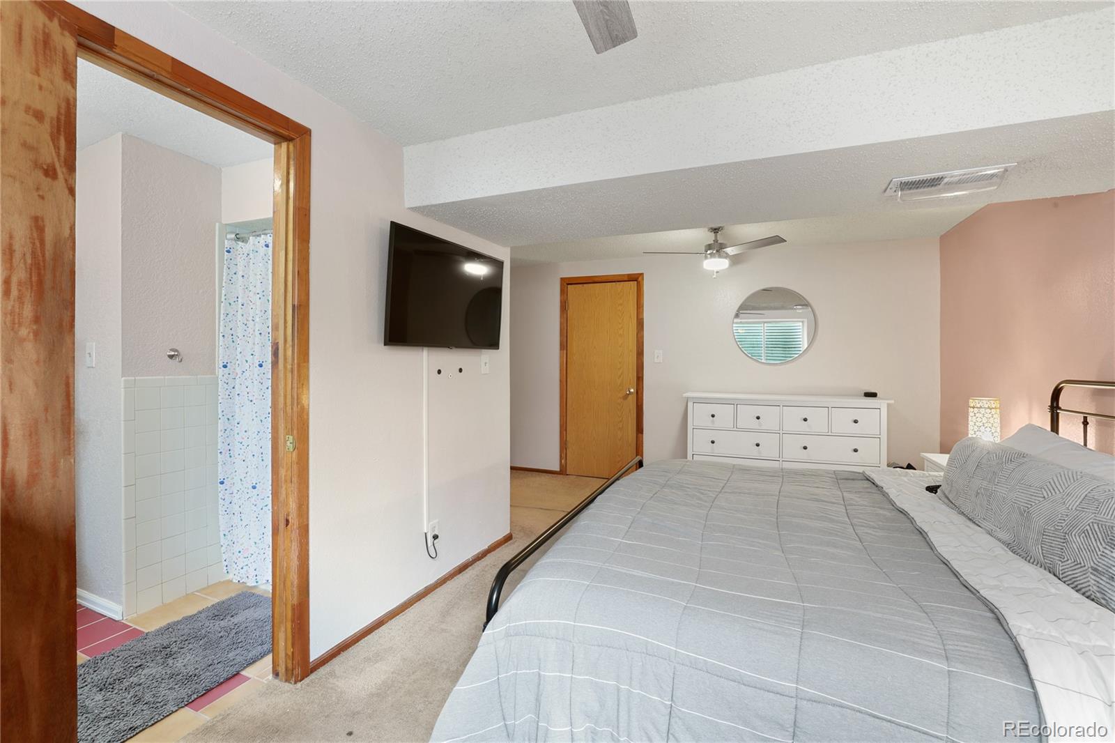 2560 Clarendon Drive