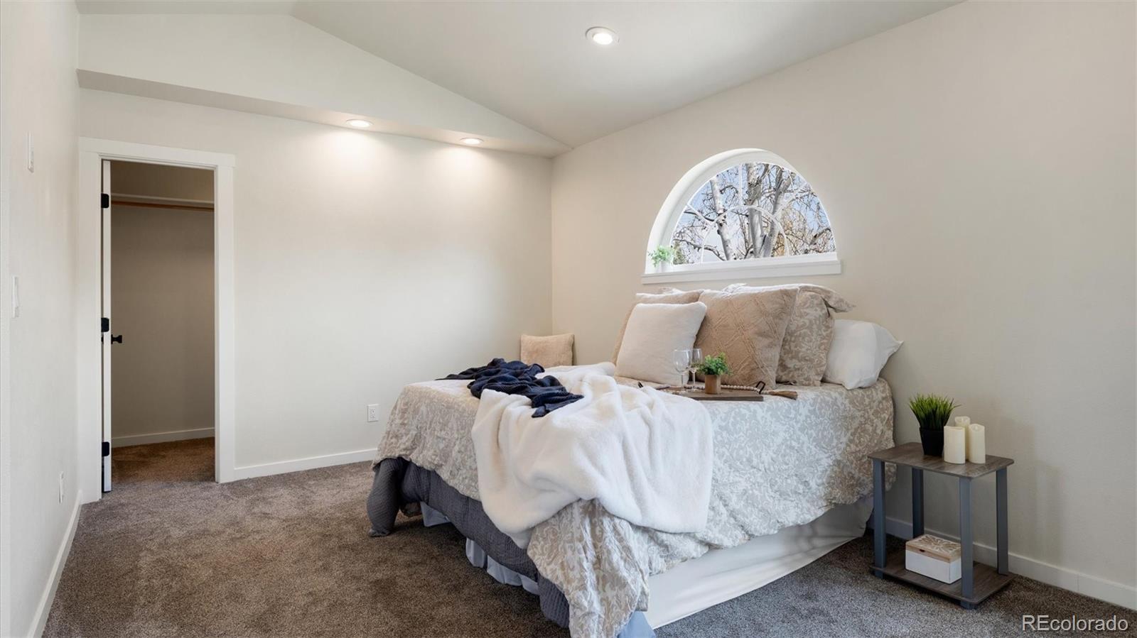 5560 Saddle Rock Road