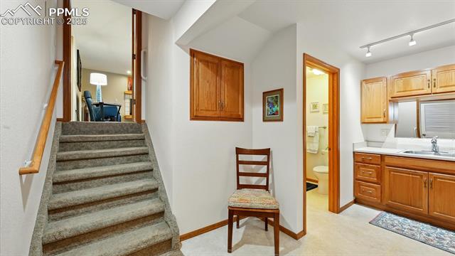 440 Torrey Pines Way