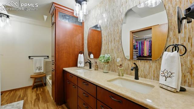 440 Torrey Pines Way