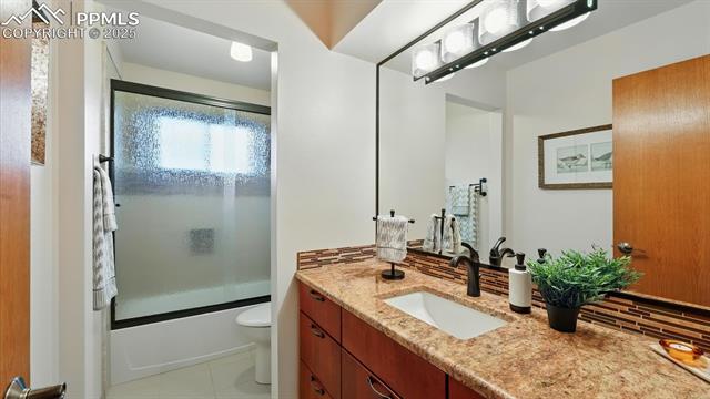 440 Torrey Pines Way