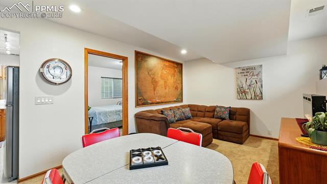 440 Torrey Pines Way