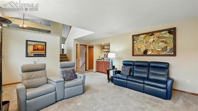 440 Torrey Pines Way