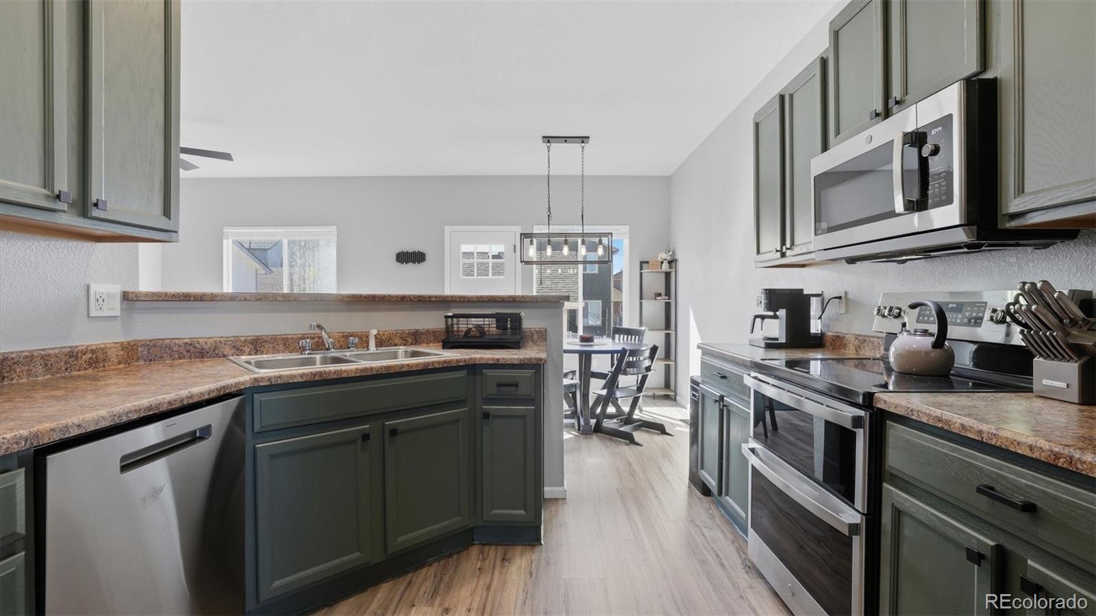 2281 St James Drive