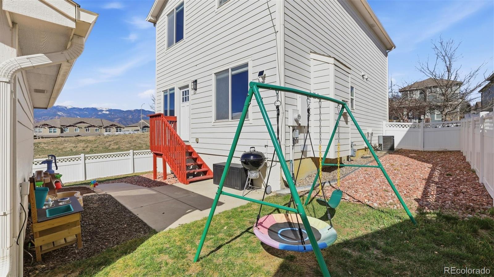 2281 St James Drive