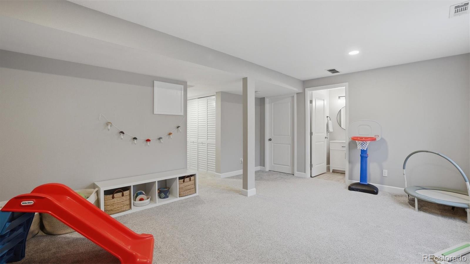 2281 St James Drive