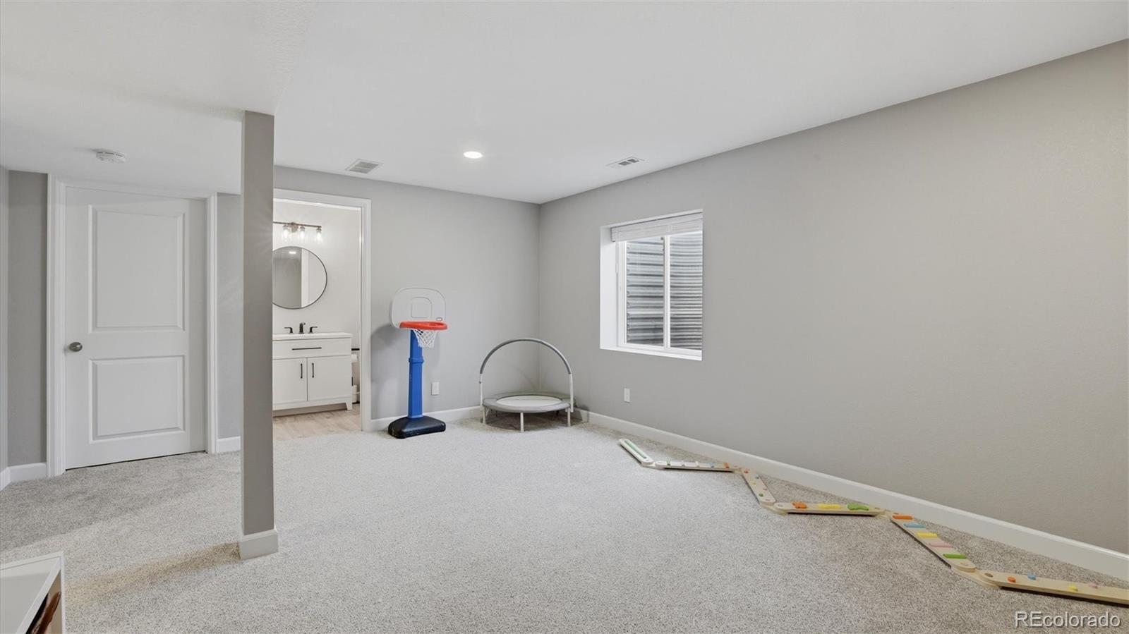 2281 St James Drive