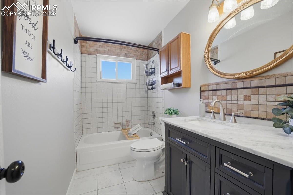 338 Iris Drive