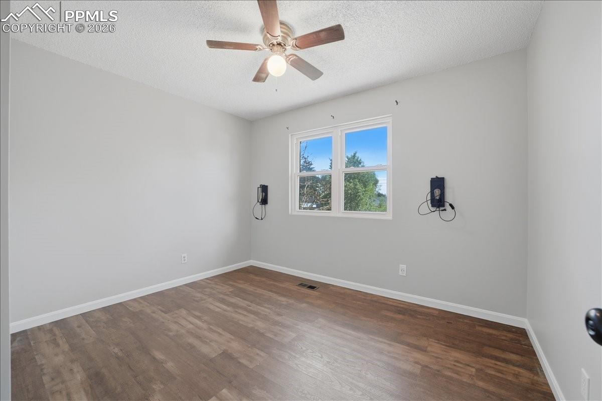 338 Iris Drive