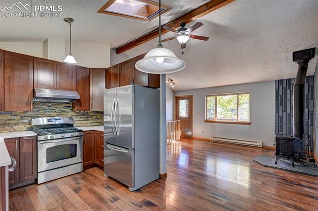 10753 Mountain Avenue