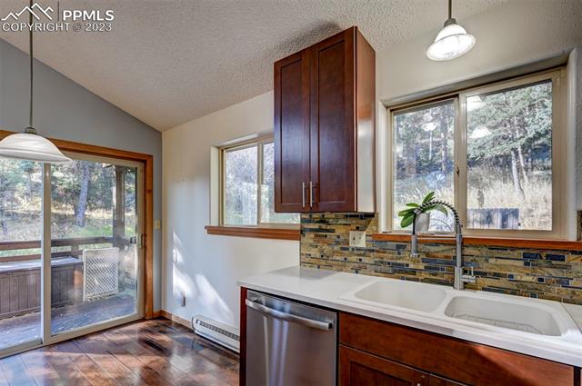 10753 Mountain Avenue