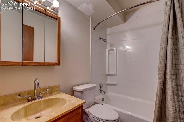 10753 Mountain Avenue