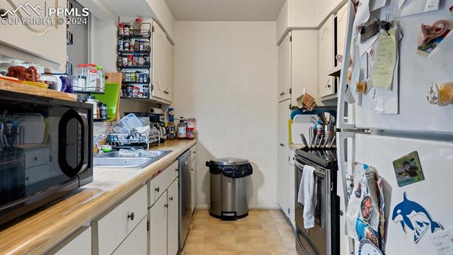 2902 Airport Road 240