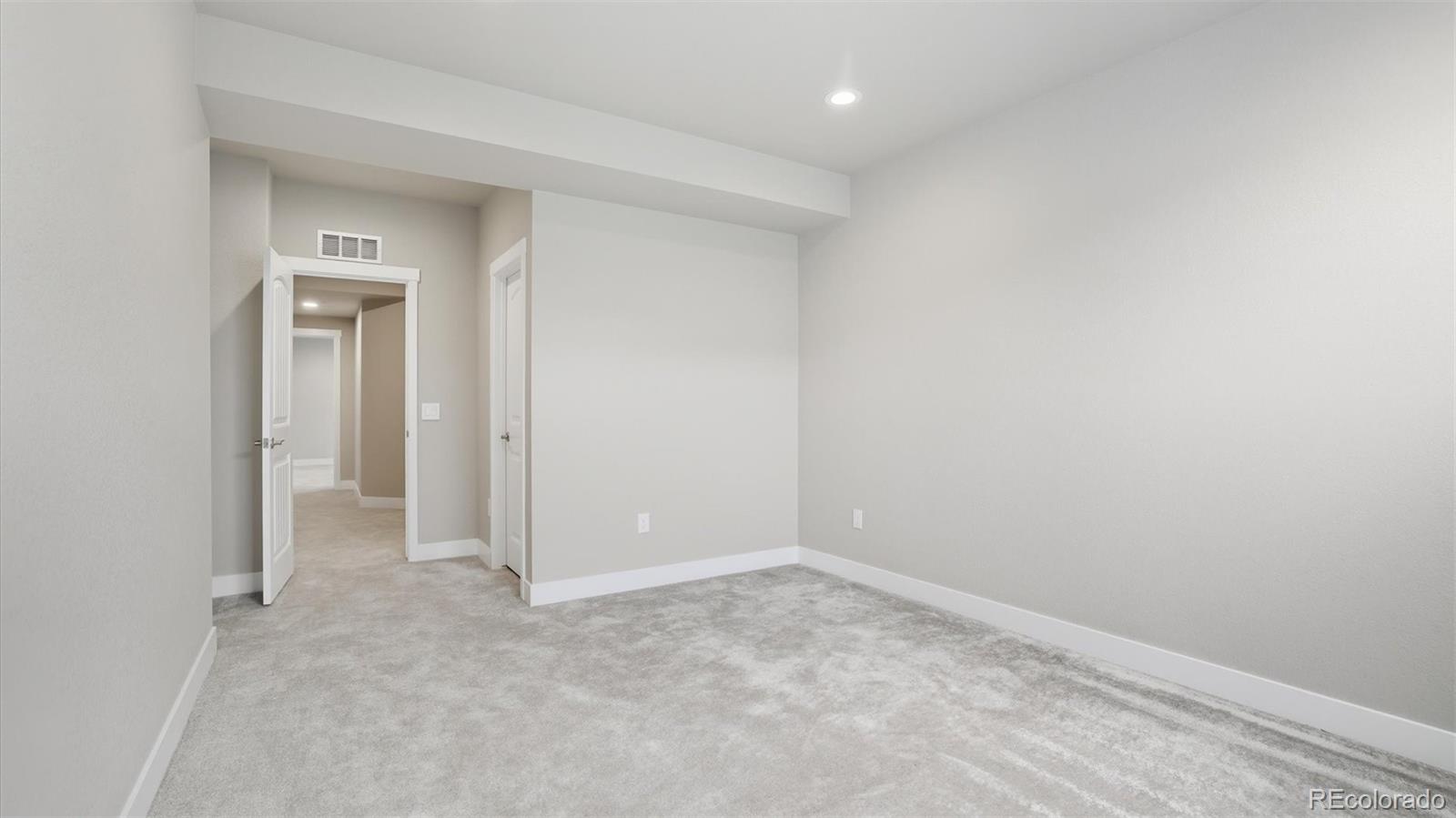 9462 Allouche Street