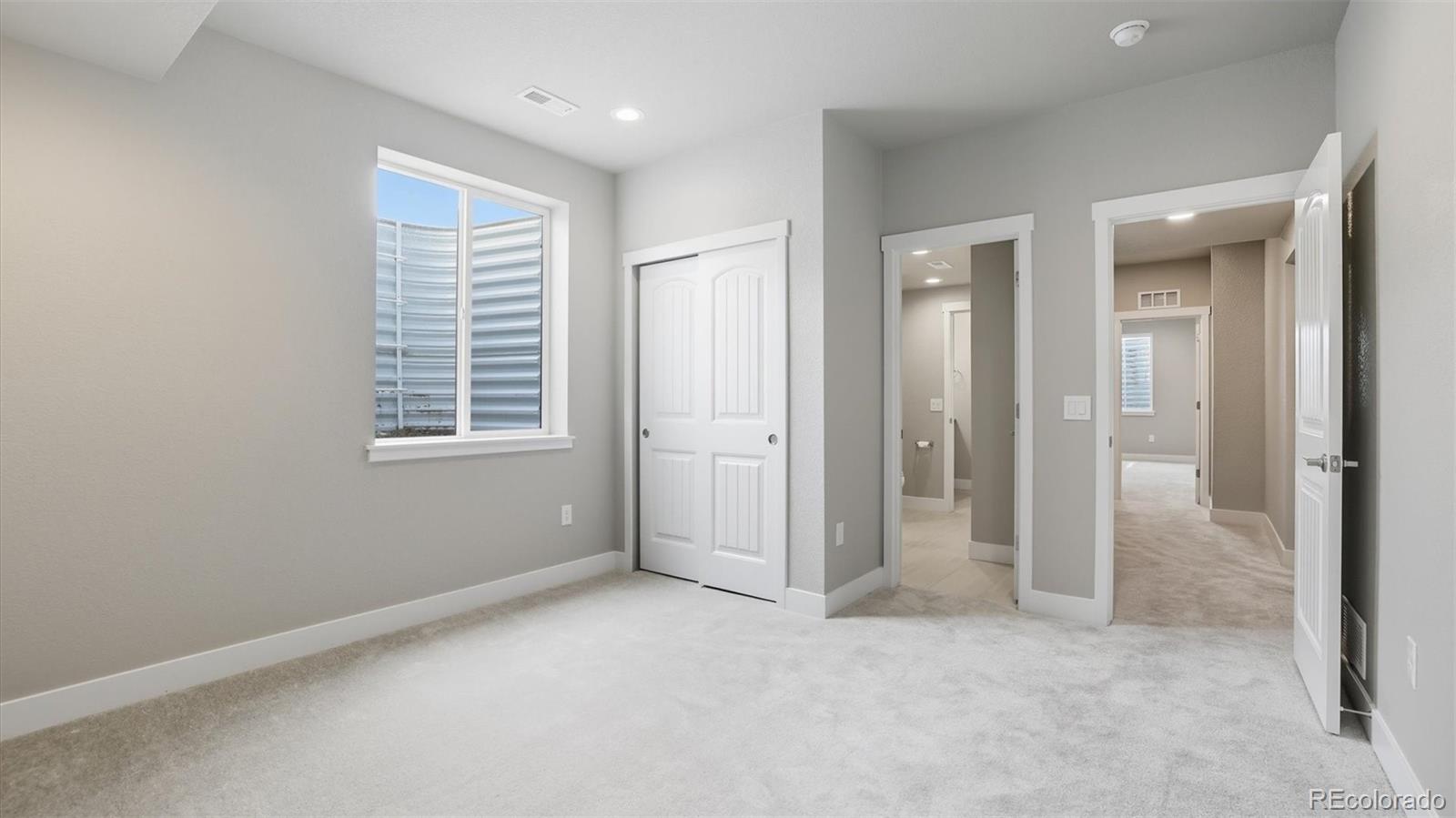 9462 Allouche Street