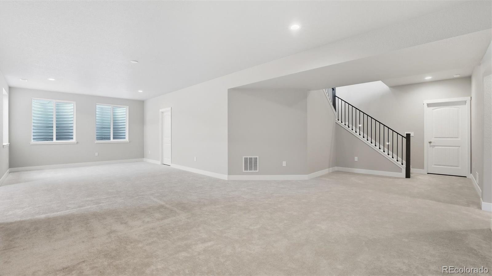 9462 Allouche Street