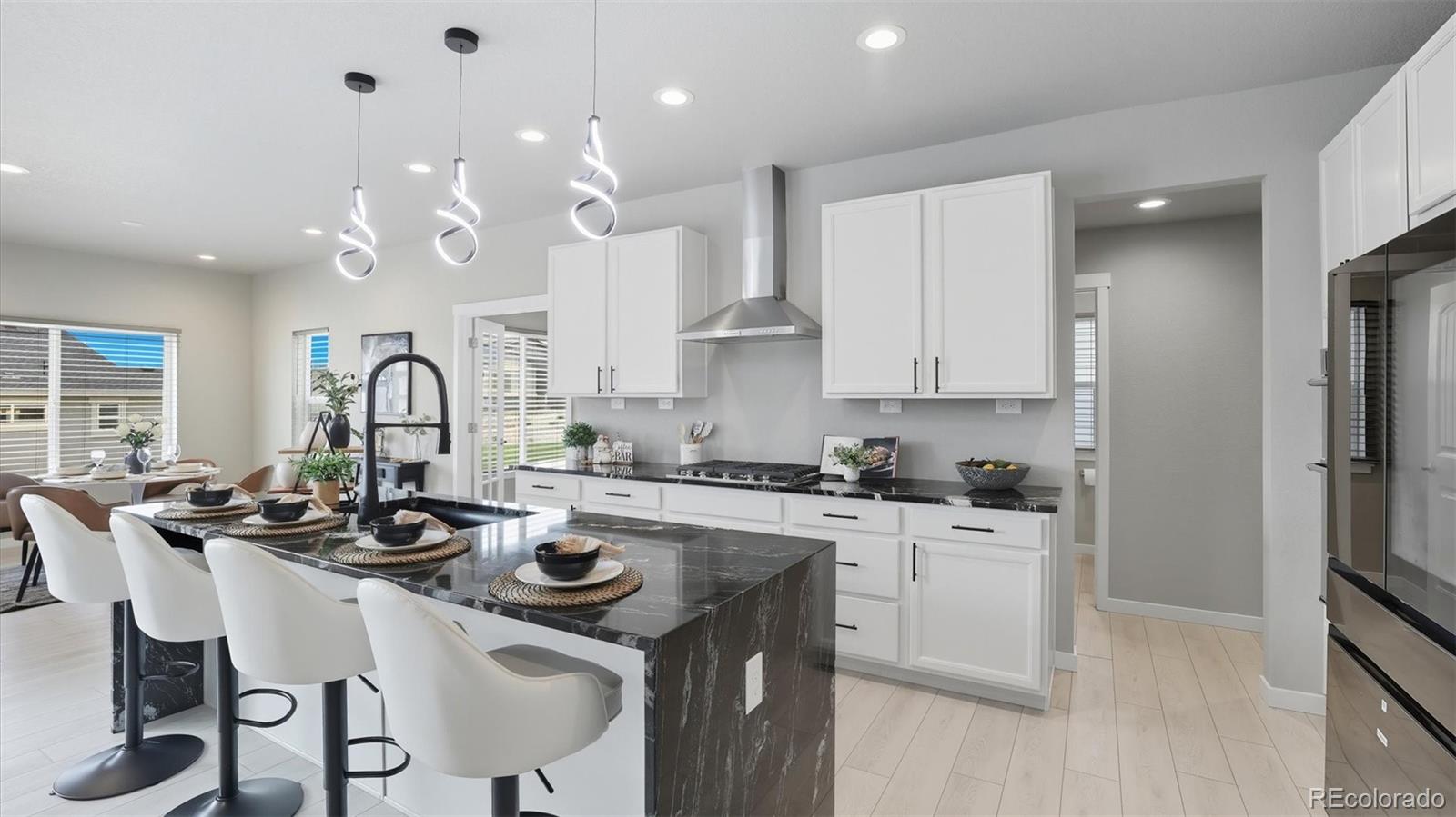 9462 Allouche Street