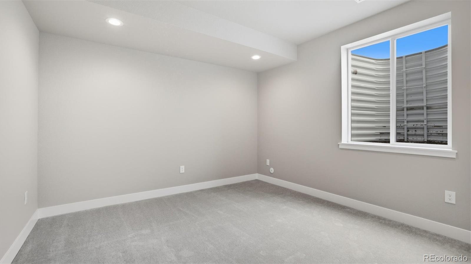 9462 Allouche Street