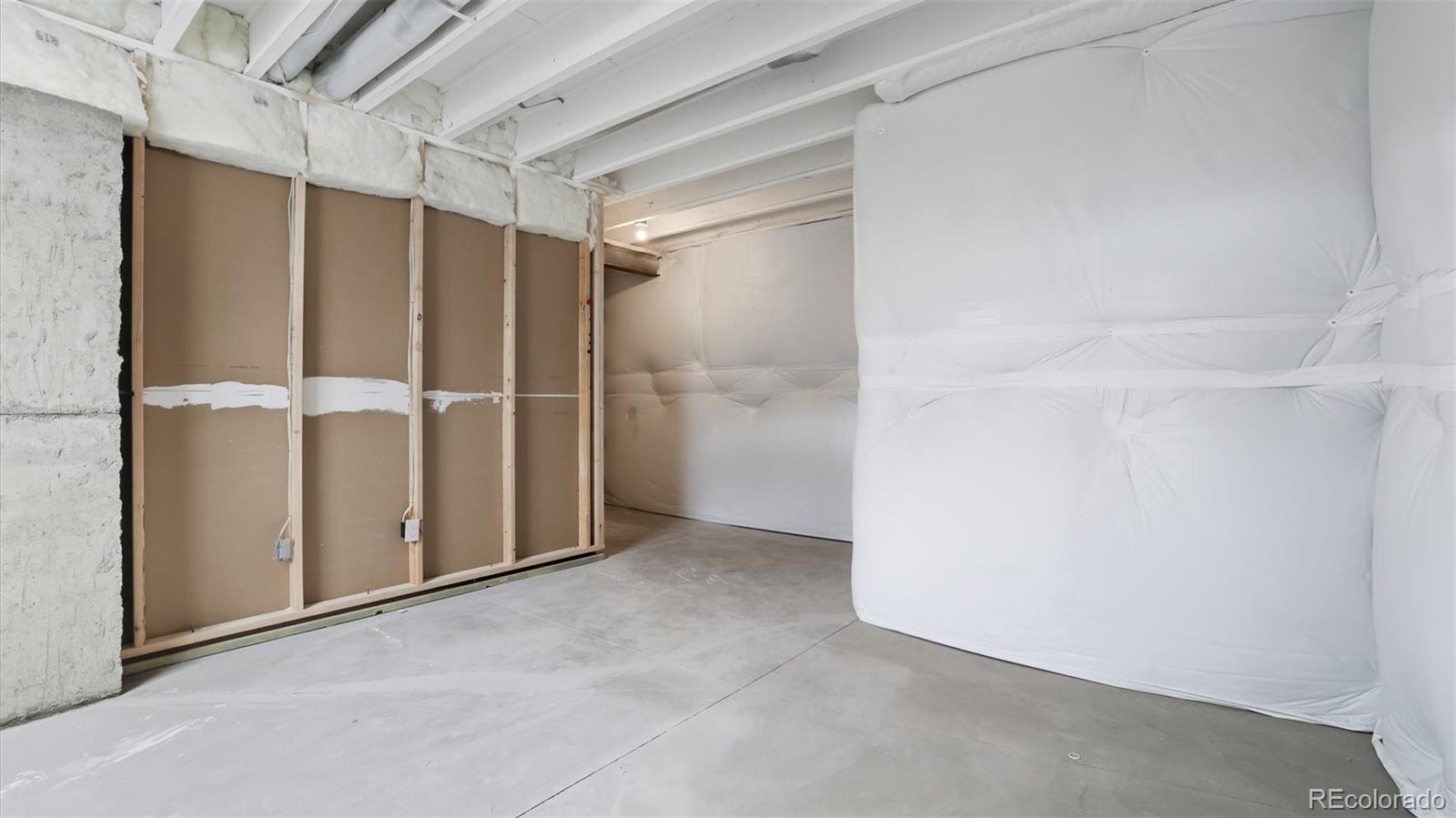 9462 Allouche Street