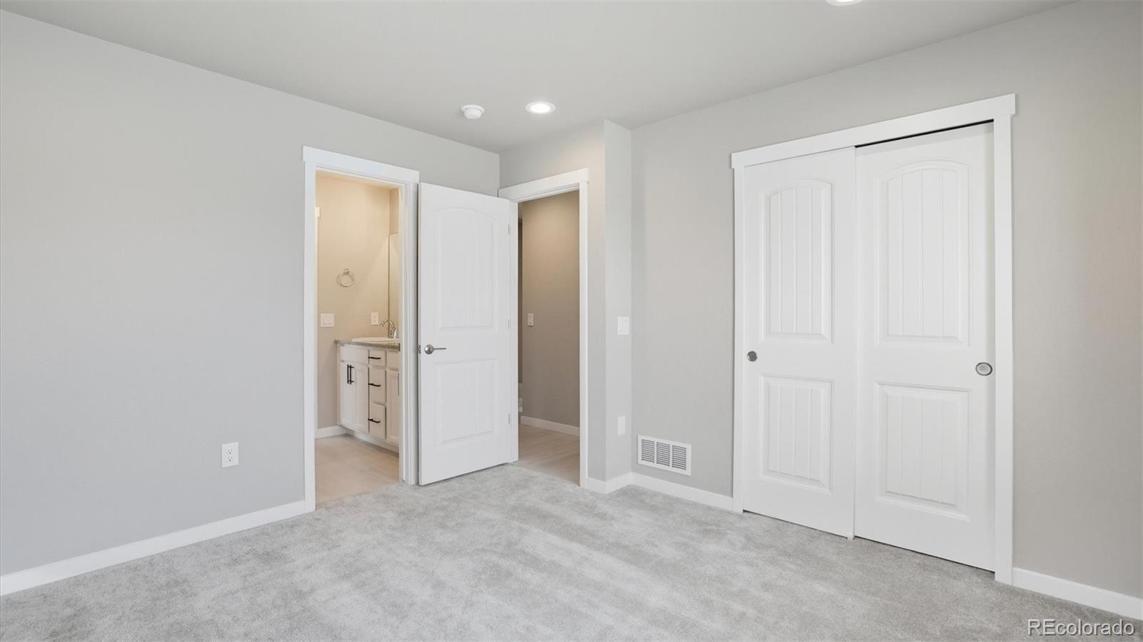 9462 Allouche Street