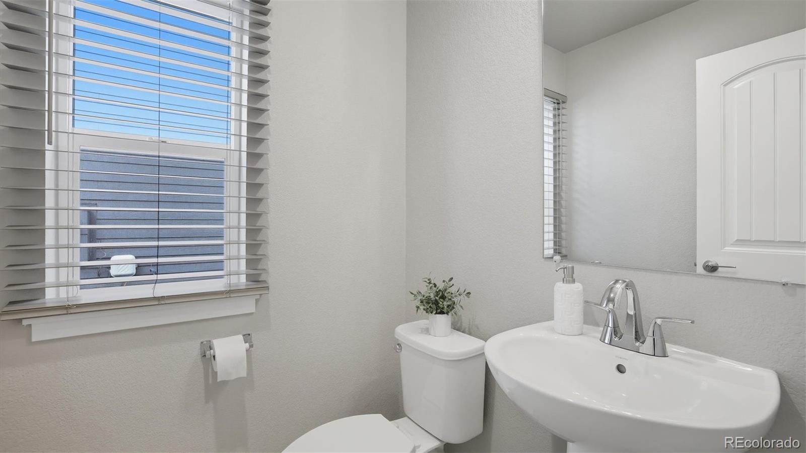 9462 Allouche Street