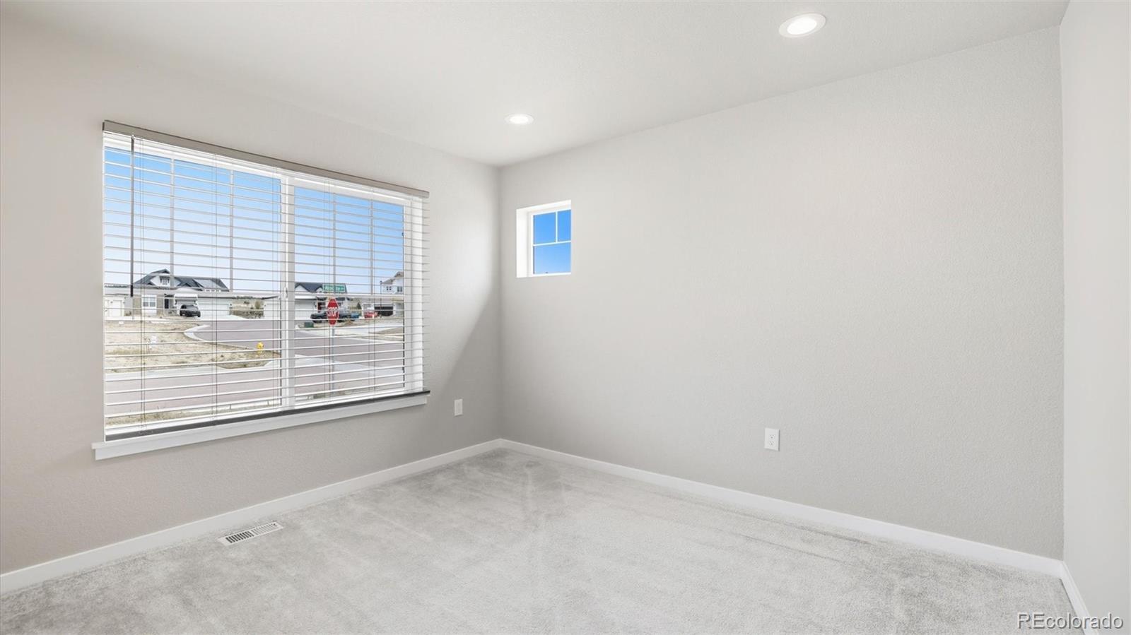 9462 Allouche Street