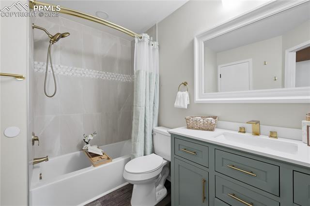 4247 Charleston Drive