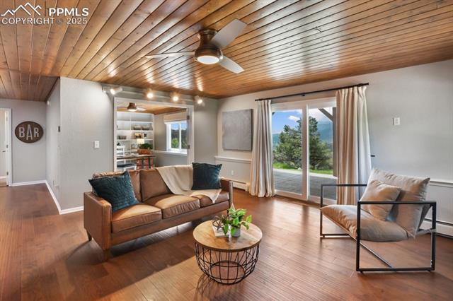 2530 White Rock Lane