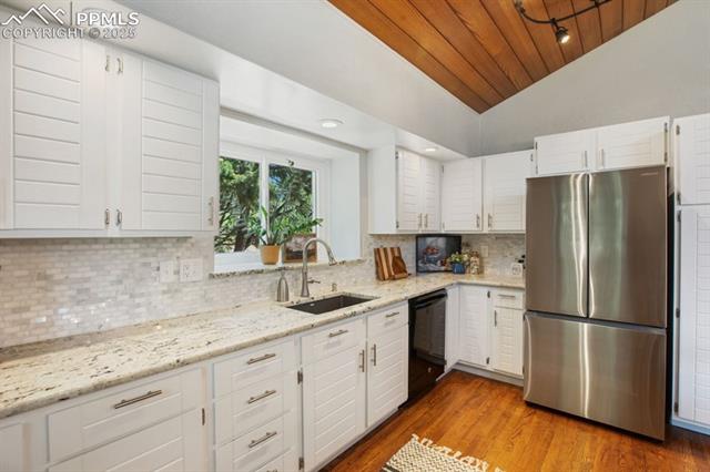 2530 White Rock Lane