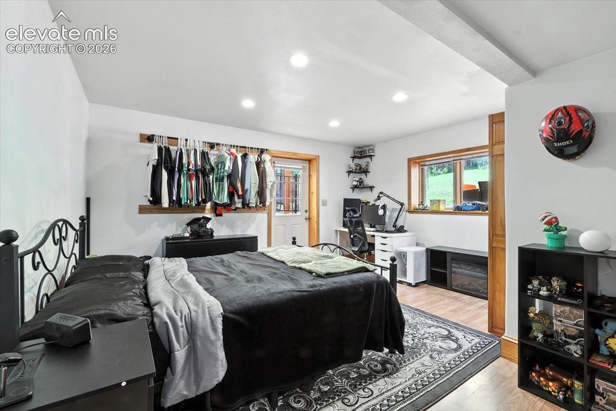 1975 Valley View Drive