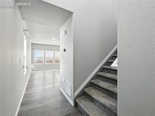 6222 Barr Point