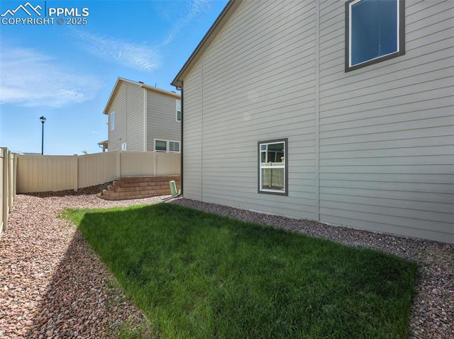 6222 Barr Point