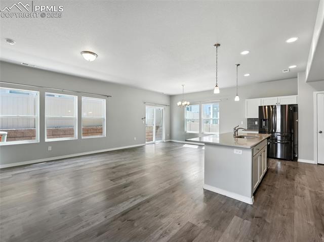 6222 Barr Point