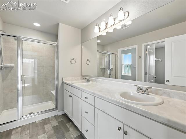 6222 Barr Point