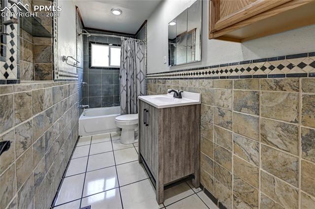 1723 W Cucharras Street