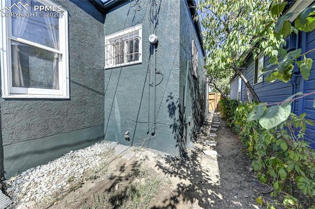 1723 W Cucharras Street