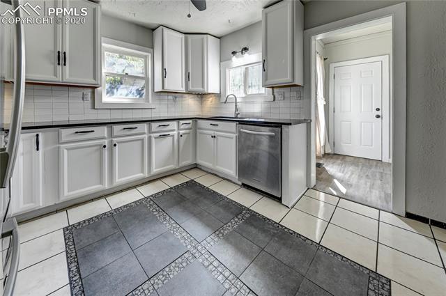 1723 W Cucharras Street