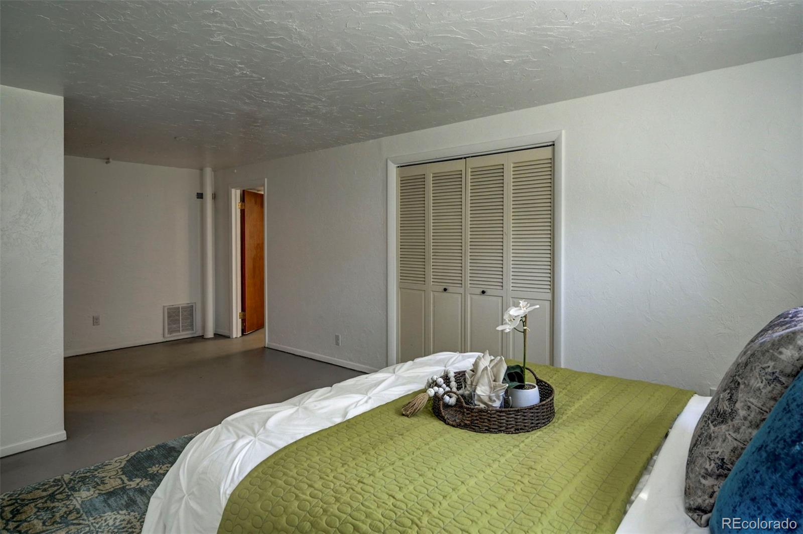 4665 Fox Road