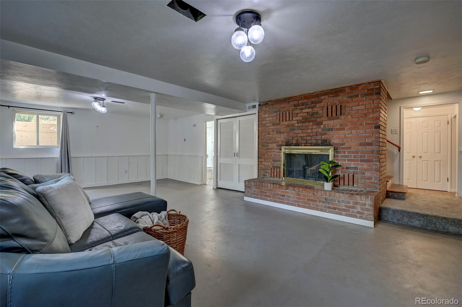 4665 Fox Road