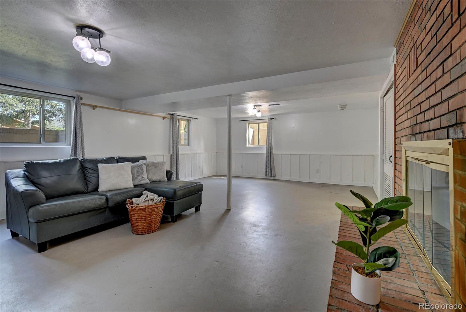 4665 Fox Road