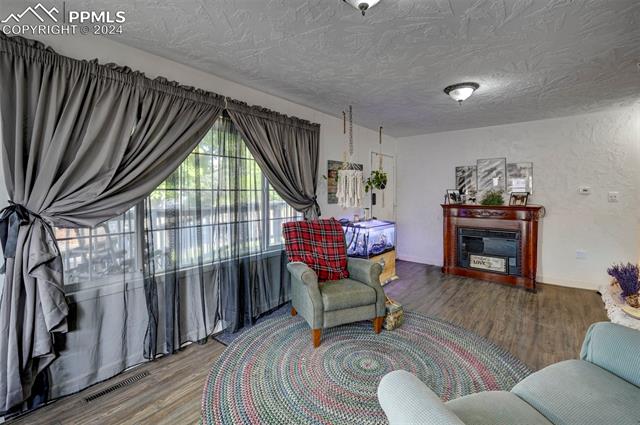 3025 N Institute Street