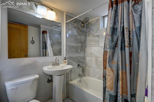 3025 N Institute Street