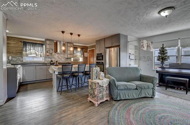 3025 N Institute Street